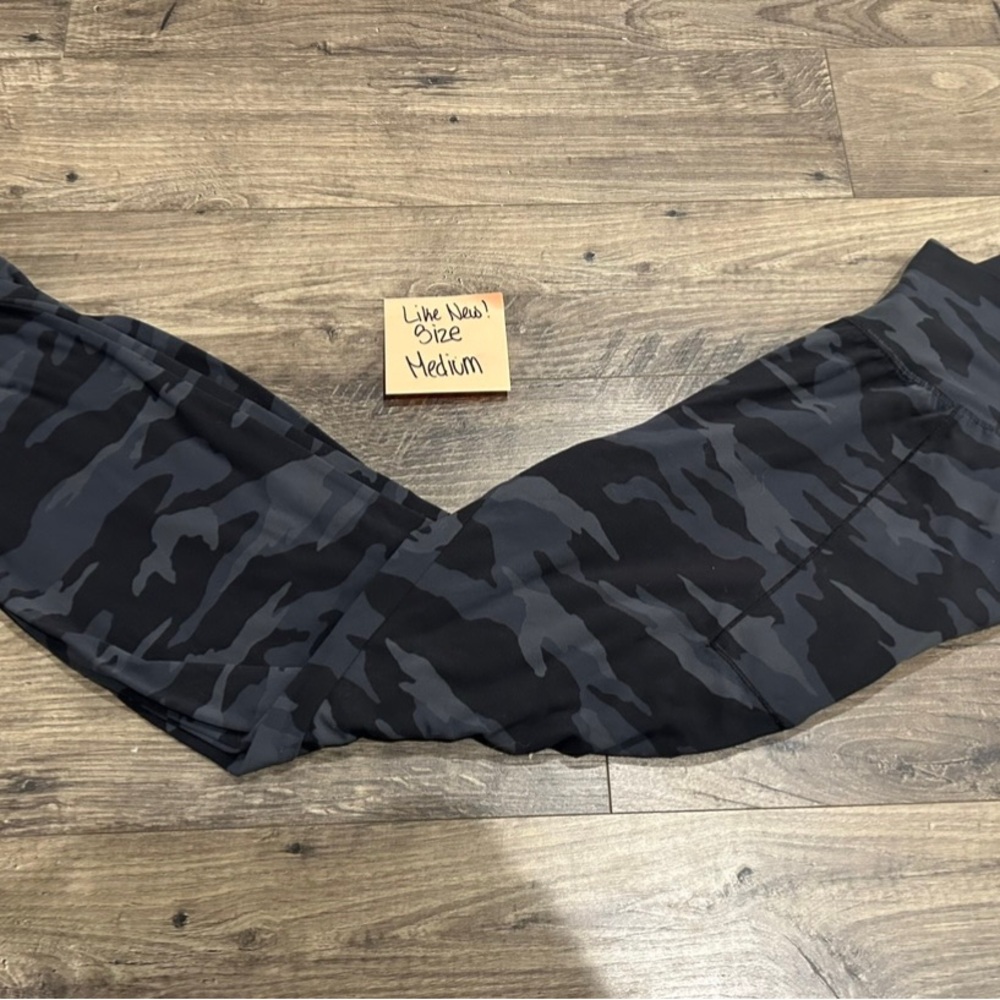 Like new!! Athleta Joggers